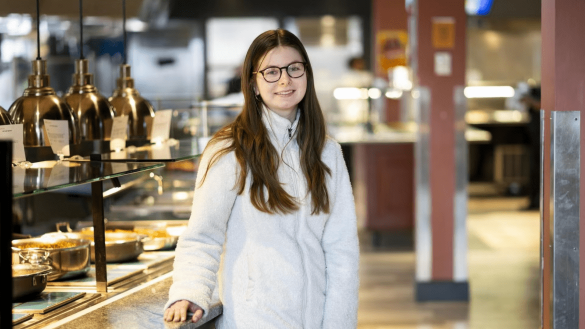 Student Research Strengthens Dining Center Commitment to Buying Local